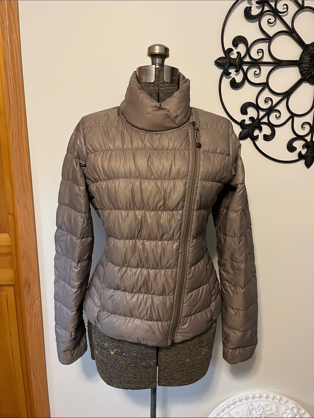 Athleta Taupe Quilted Asymmetrical goose down Puffer Jacket - Women's S